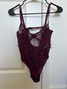 OOTDFash Wine Lace Appliqué Bodysuit